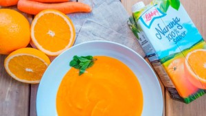 Sopa fría de zanahoria y zumo Libbys de naranja 100% sabor