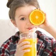 zumo de fruta para los niños