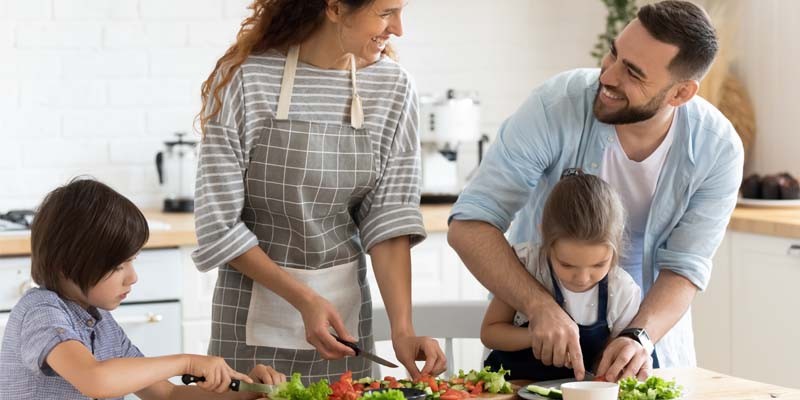 beneficios de cocinar en familia